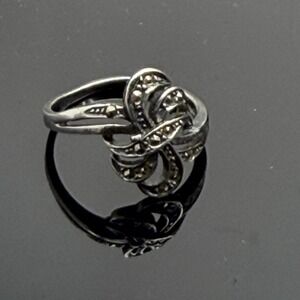 Sterling Silver Marcasite Swirl Pattern Ring Size 6 Vintage Marsala 925